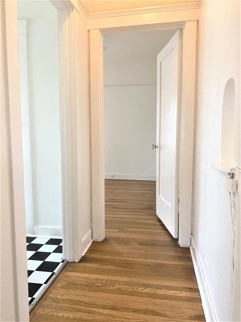 Melrose Apartments 5 of 11