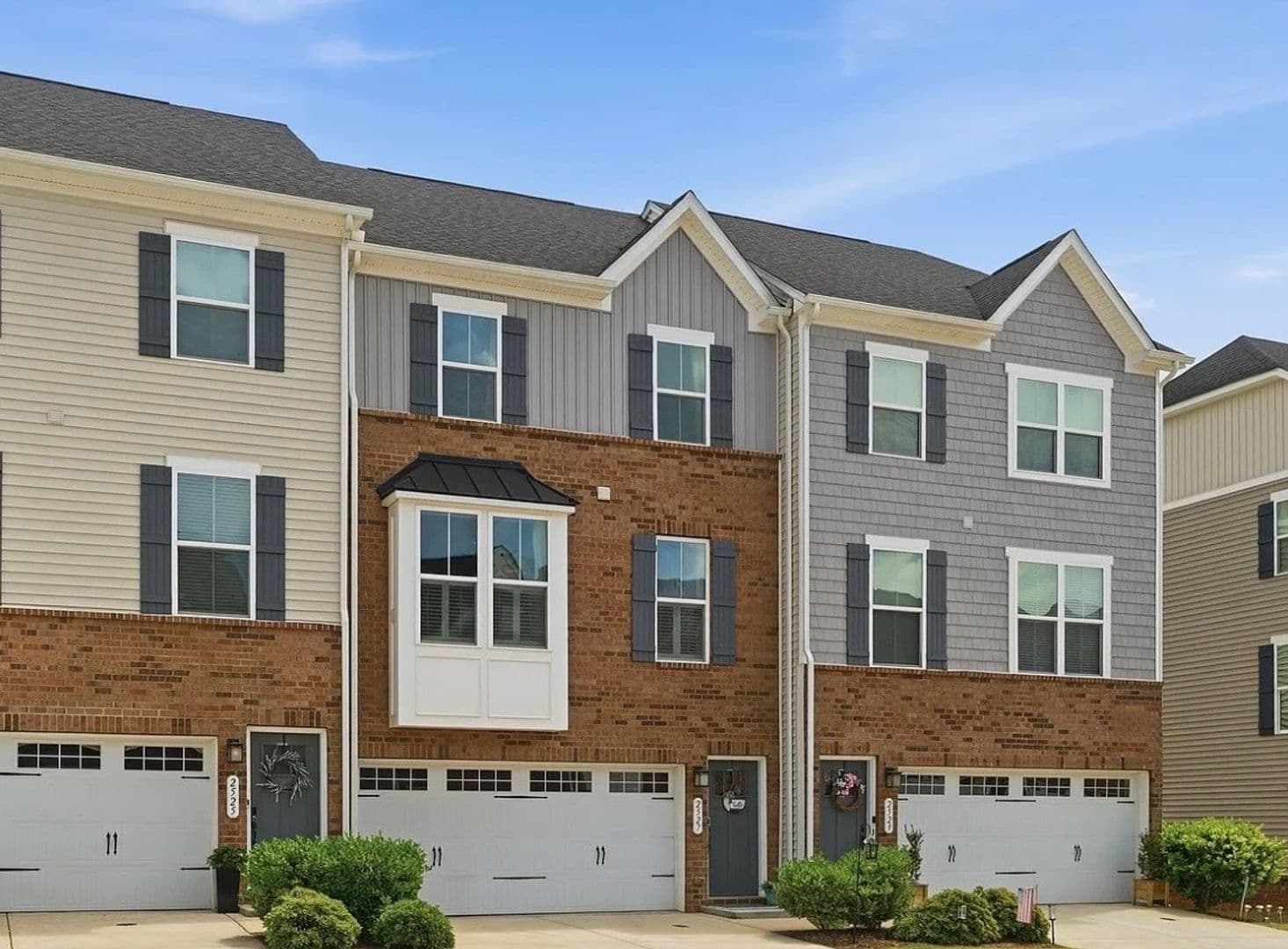 Grantham Place Drive 2527 2 of 15