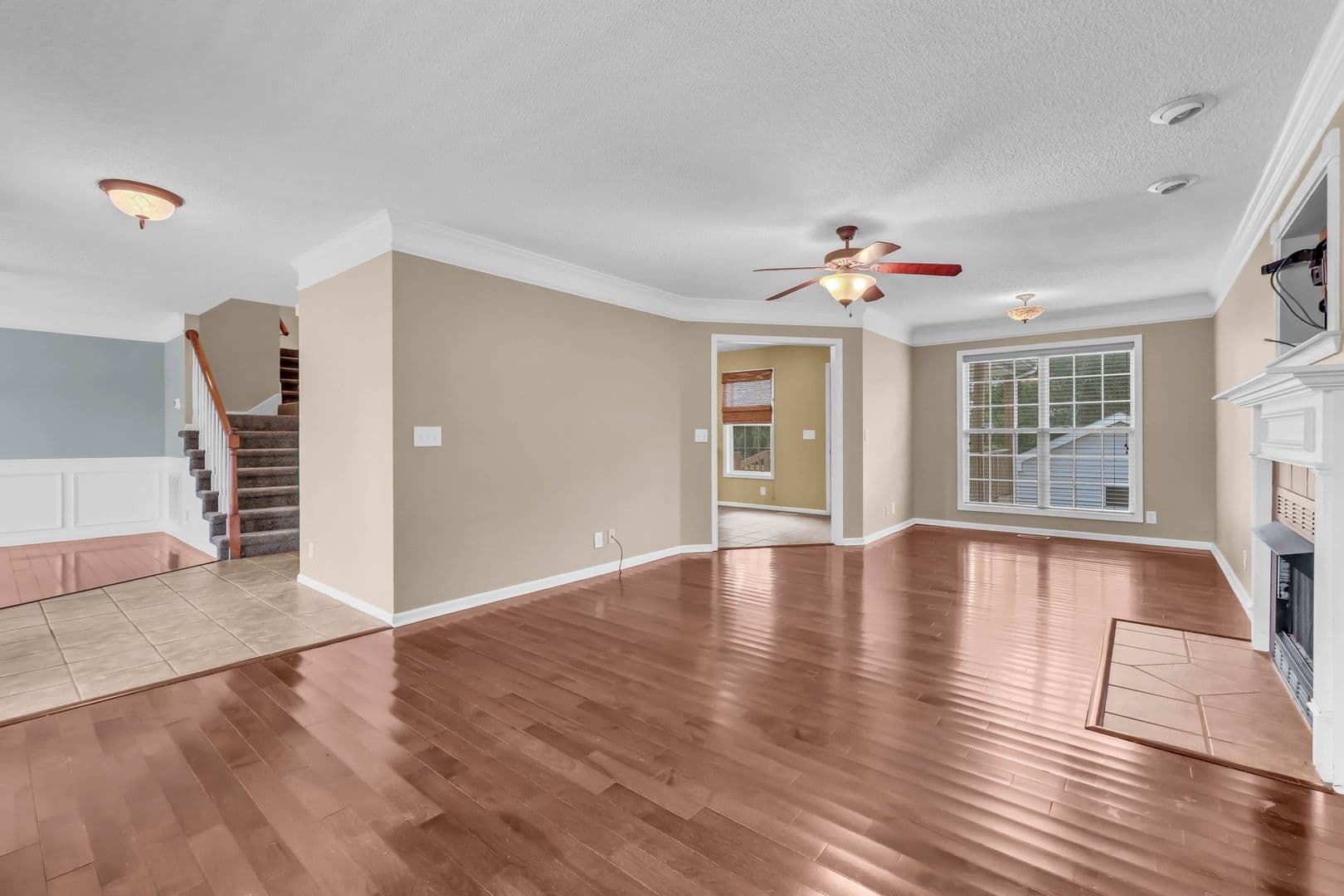3332 Victoria Ct 15 of 45