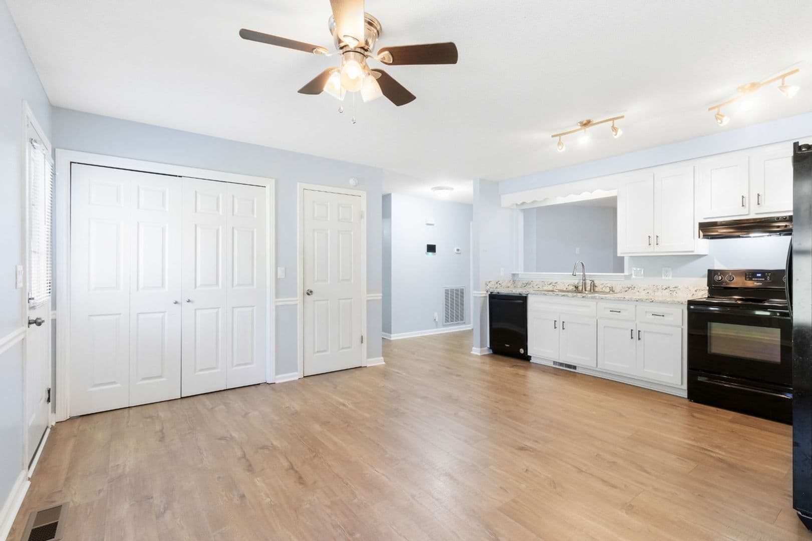 737 W Creek Drive 8 of 22