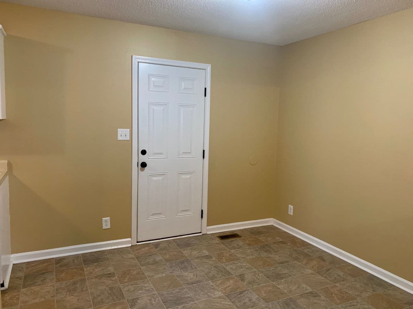 583 Cynthia Dr 7 of 26