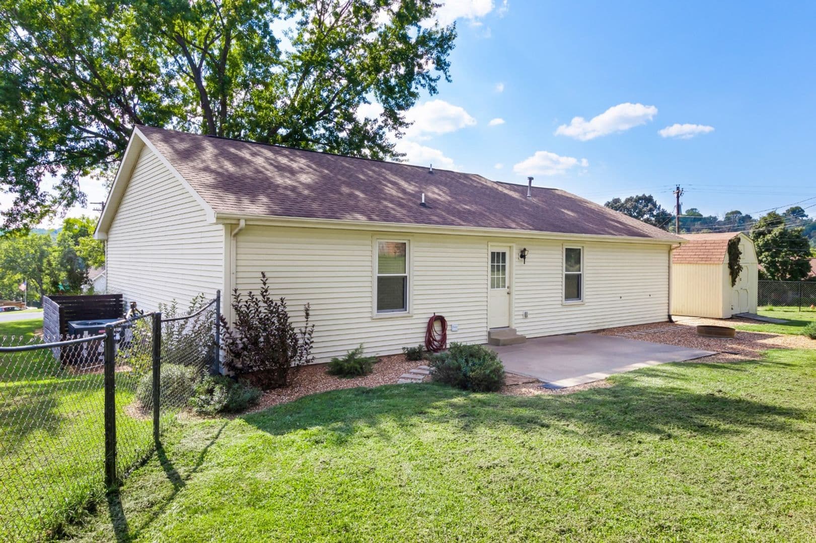 737 W Creek Drive 21 of 22