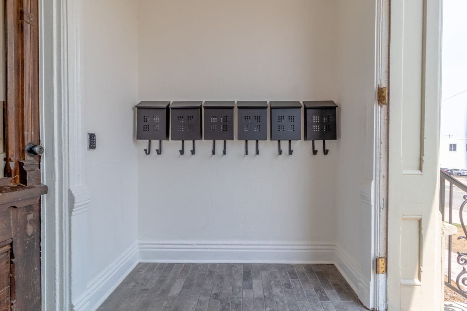 305 Main St 5 of 27