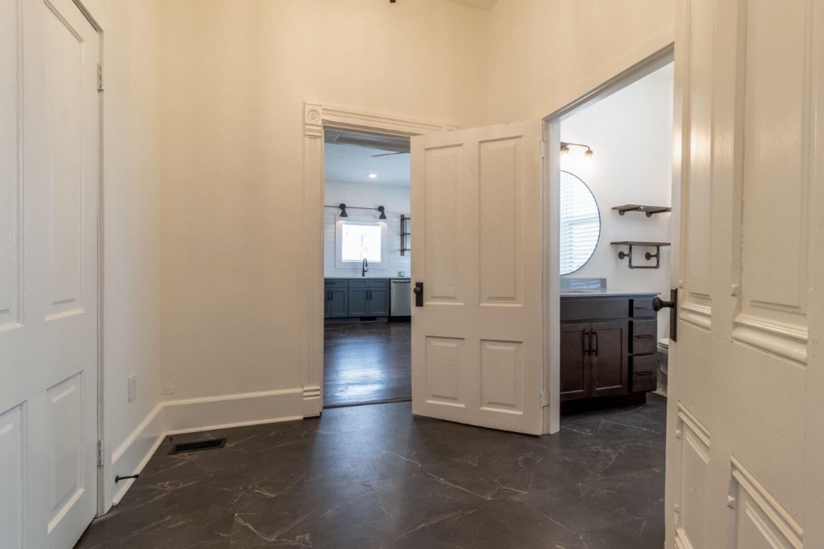 305 Main St 15 of 27