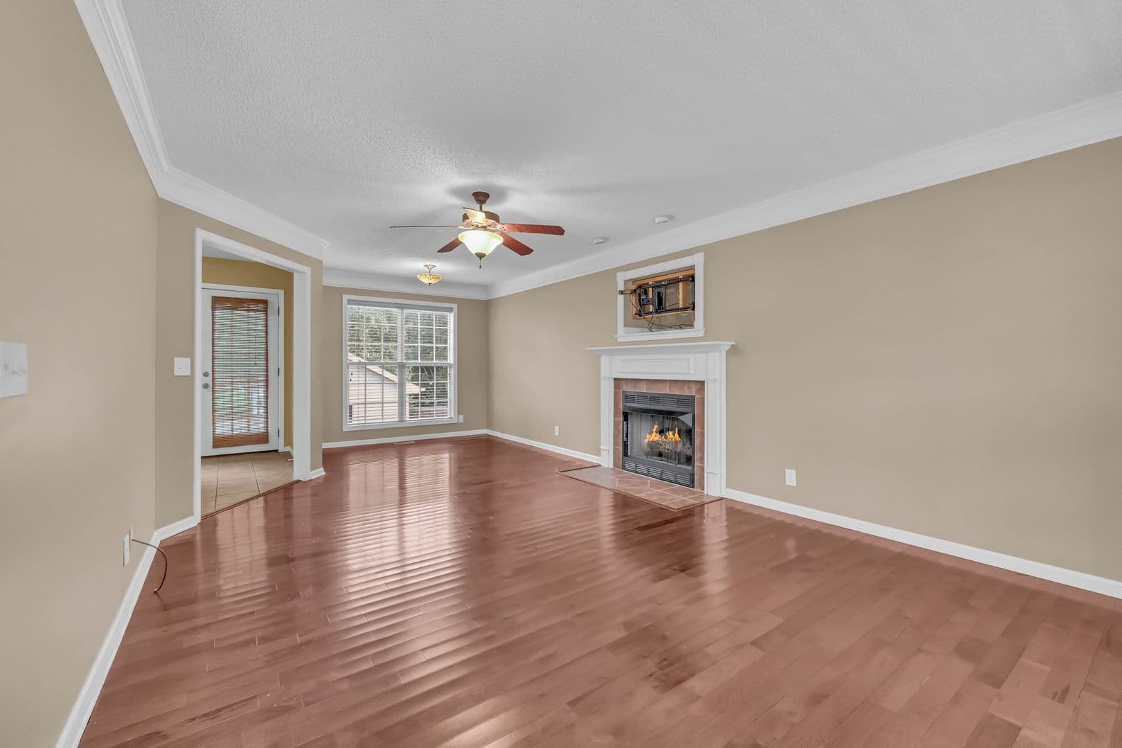 3332 Victoria Ct 11 of 45