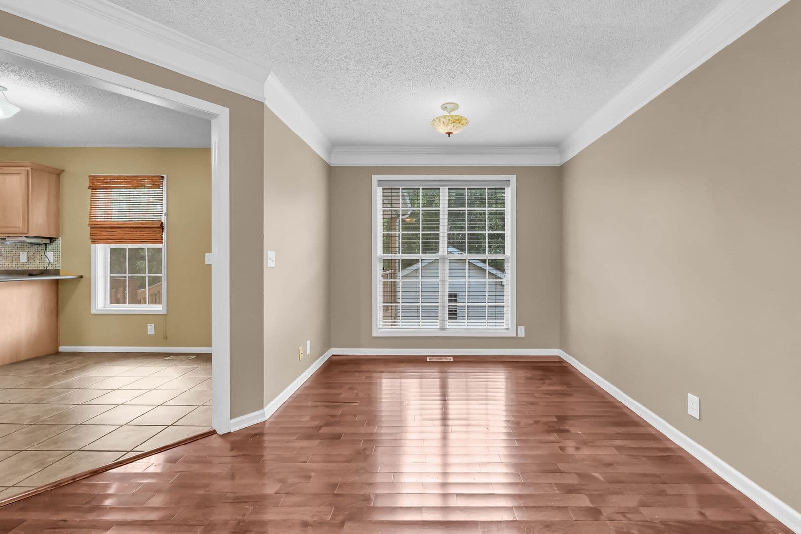 3332 Victoria Ct 14 of 45