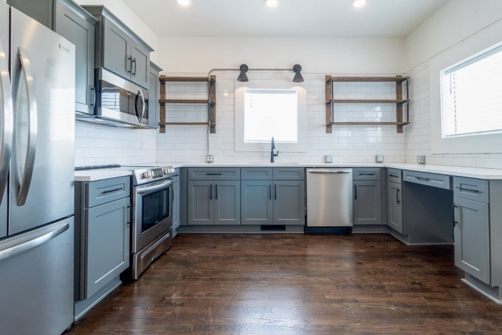 305 Main St 23 of 27