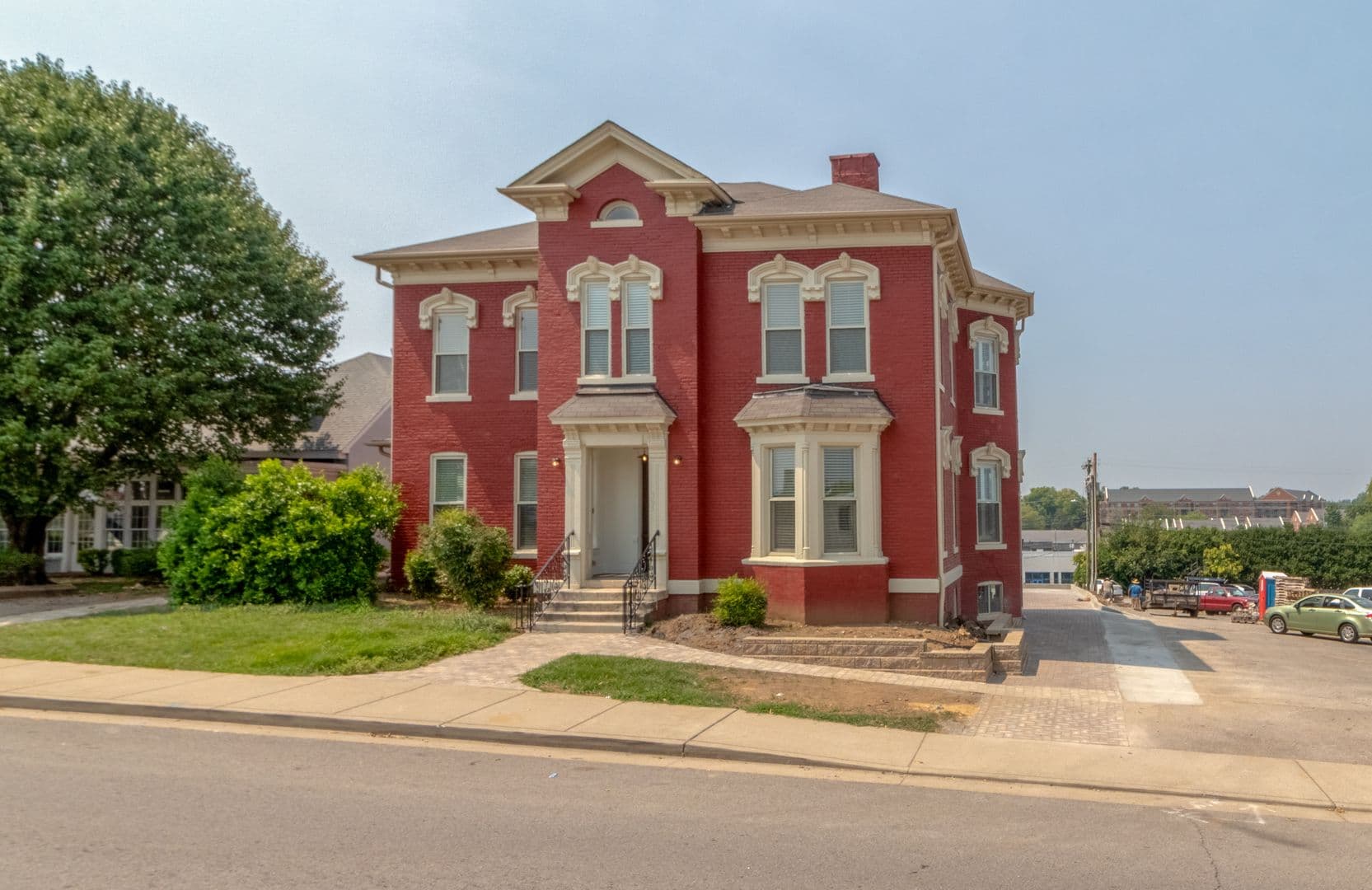 305 Main St 2 of 27