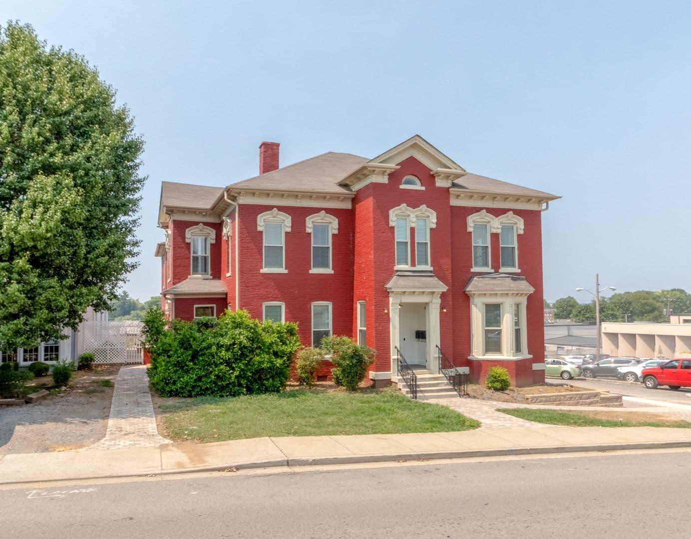 305 Main St 3 of 27