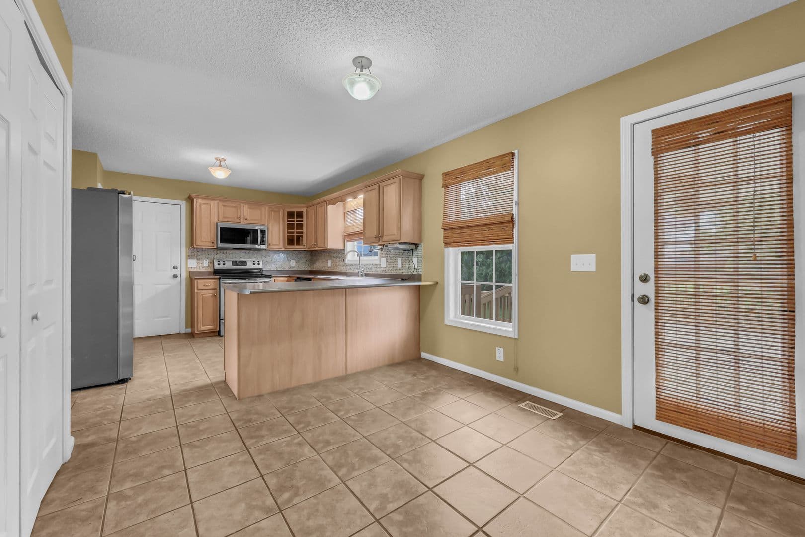 3332 Victoria Ct 16 of 45