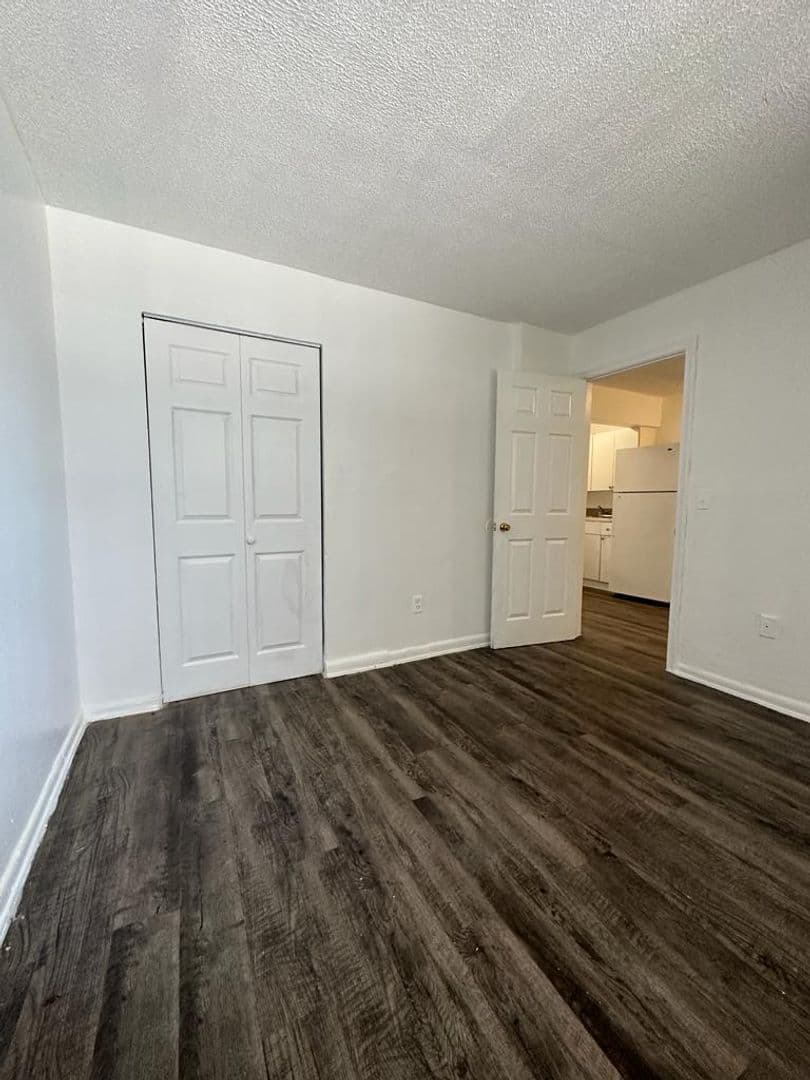 St George Apartments 6 of 20