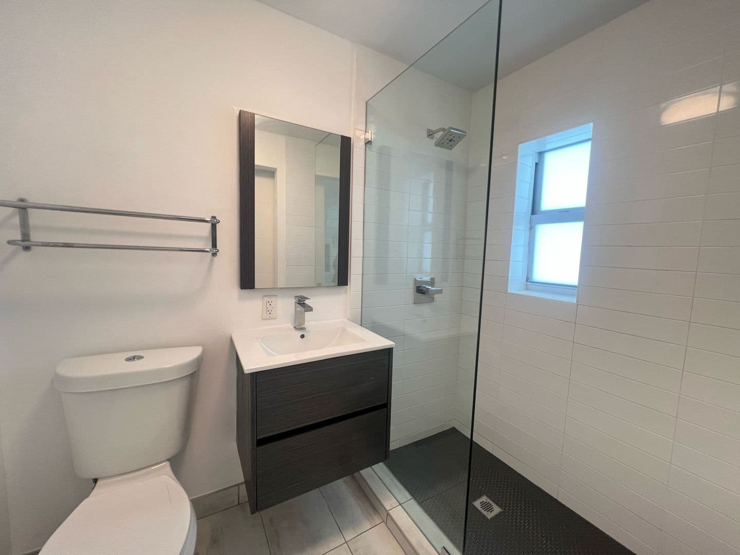 Modern Studio Living Just Steps from the Sand – South Beach Style 12 of 16