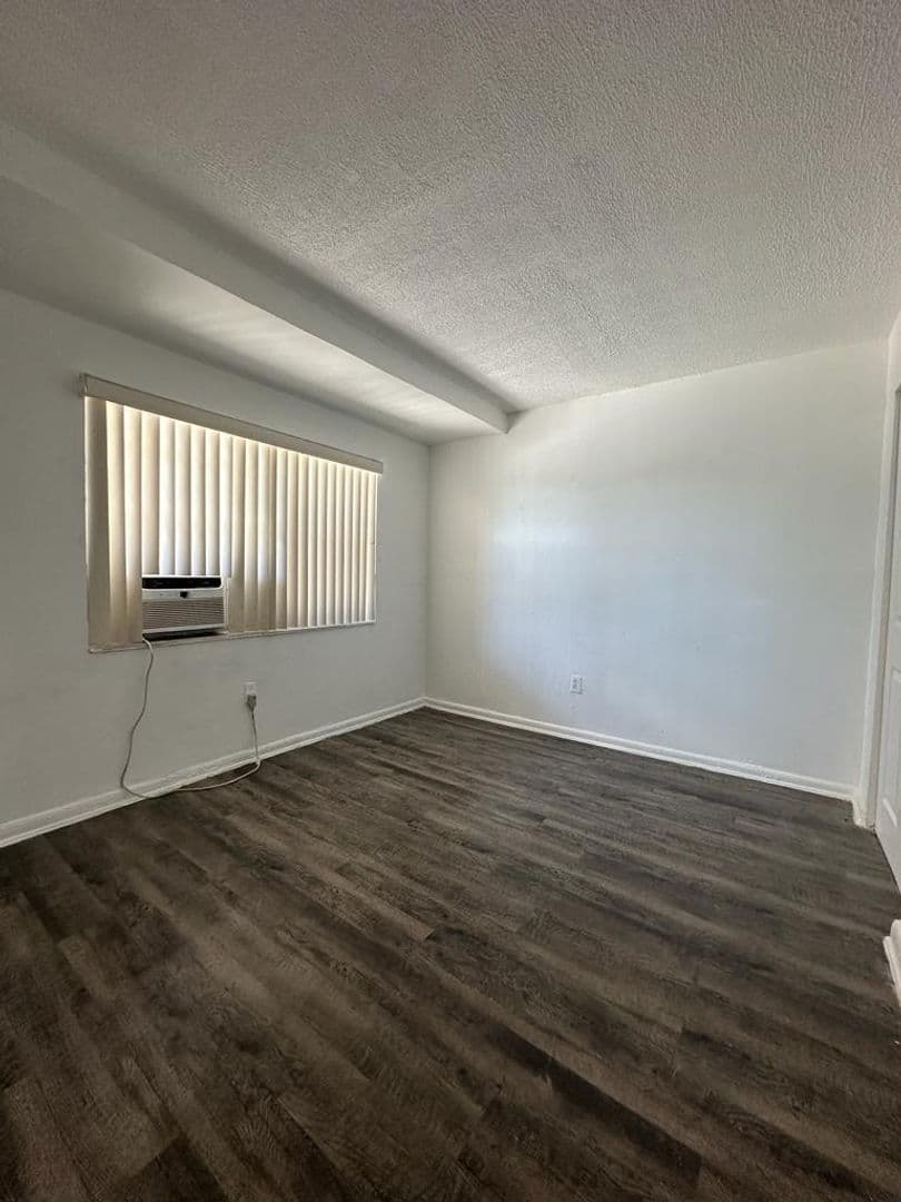 St George Apartments 7 of 20