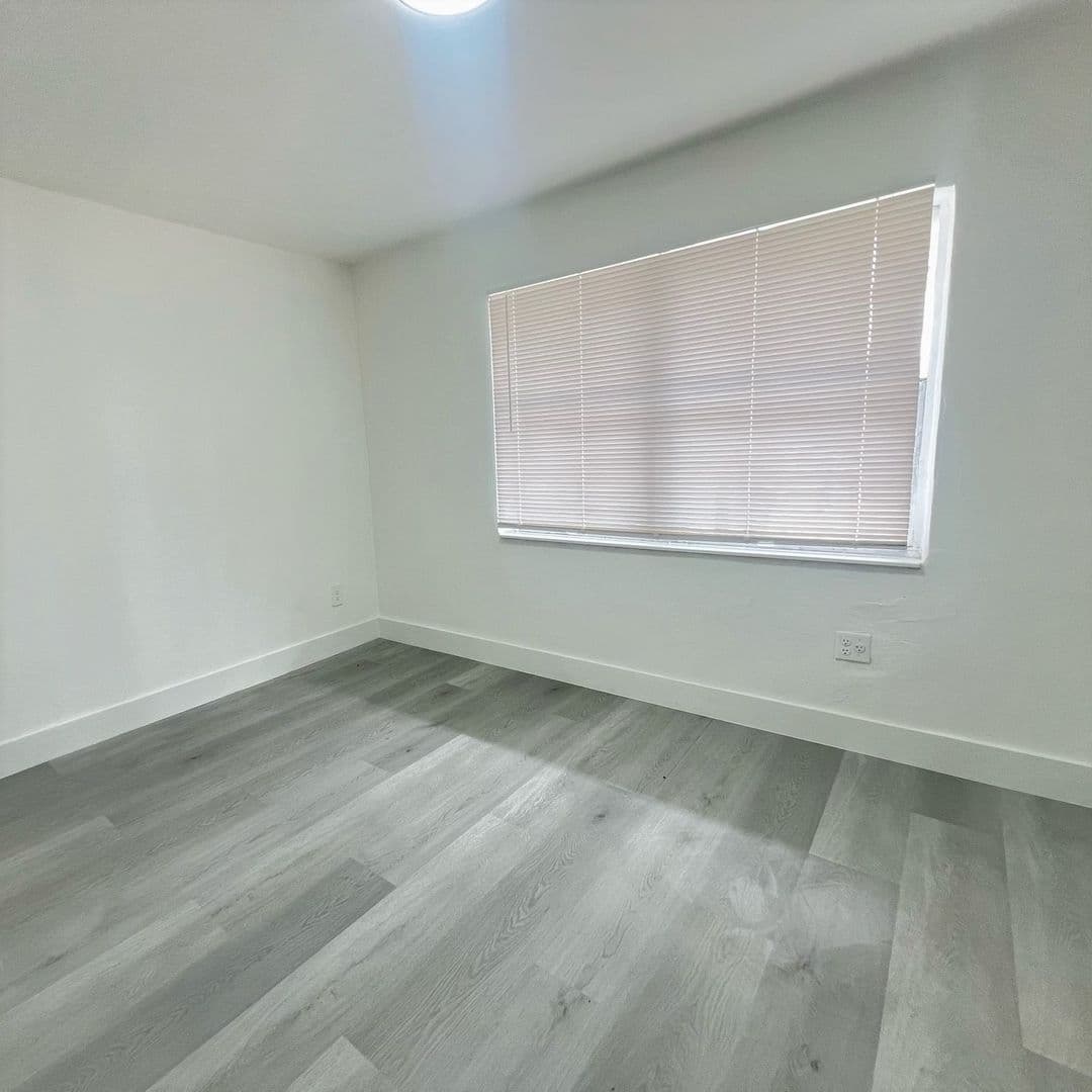 St George Apartments 3 of 8
