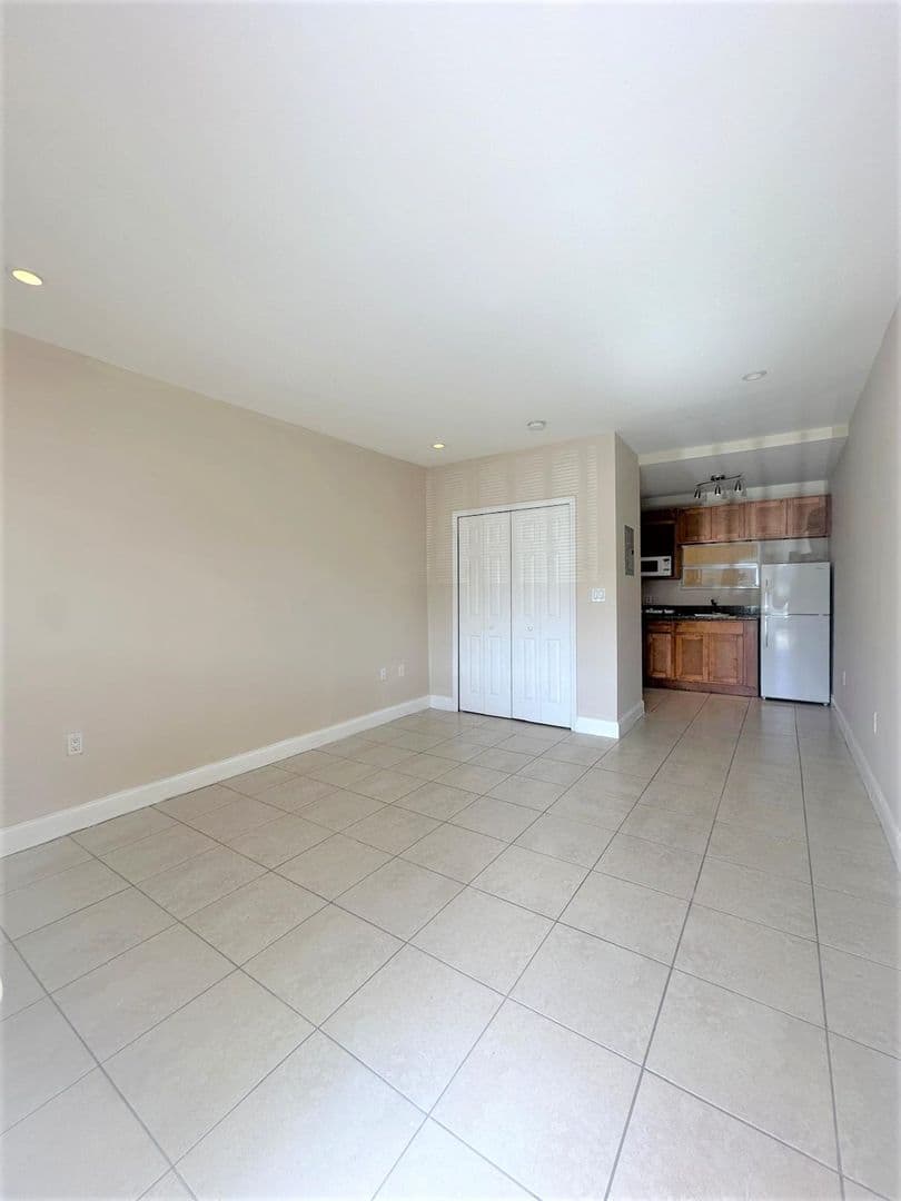 Stunning Boutique Studio Apartment Minuets From Downtown Miami & Wynwood 8 of 8
