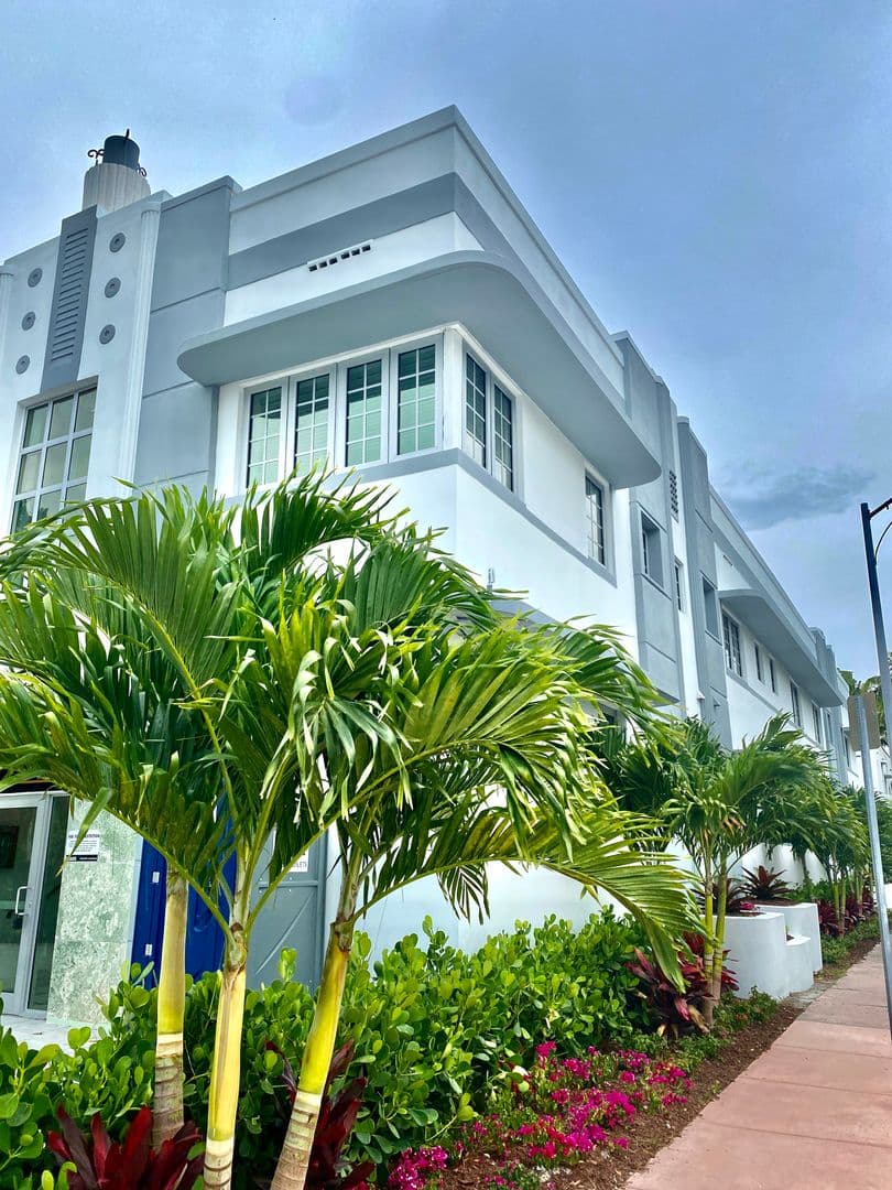 Modern Studio Living Just Steps from the Sand – South Beach Style 16 of 16