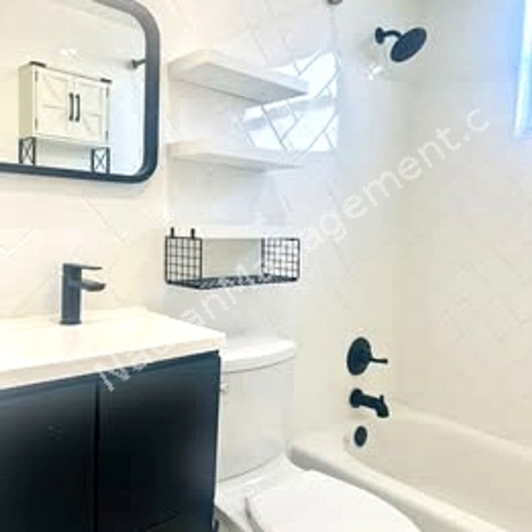 Ground Floor 2 Bedroom Near Health District BY UM & JMH 28 of 38