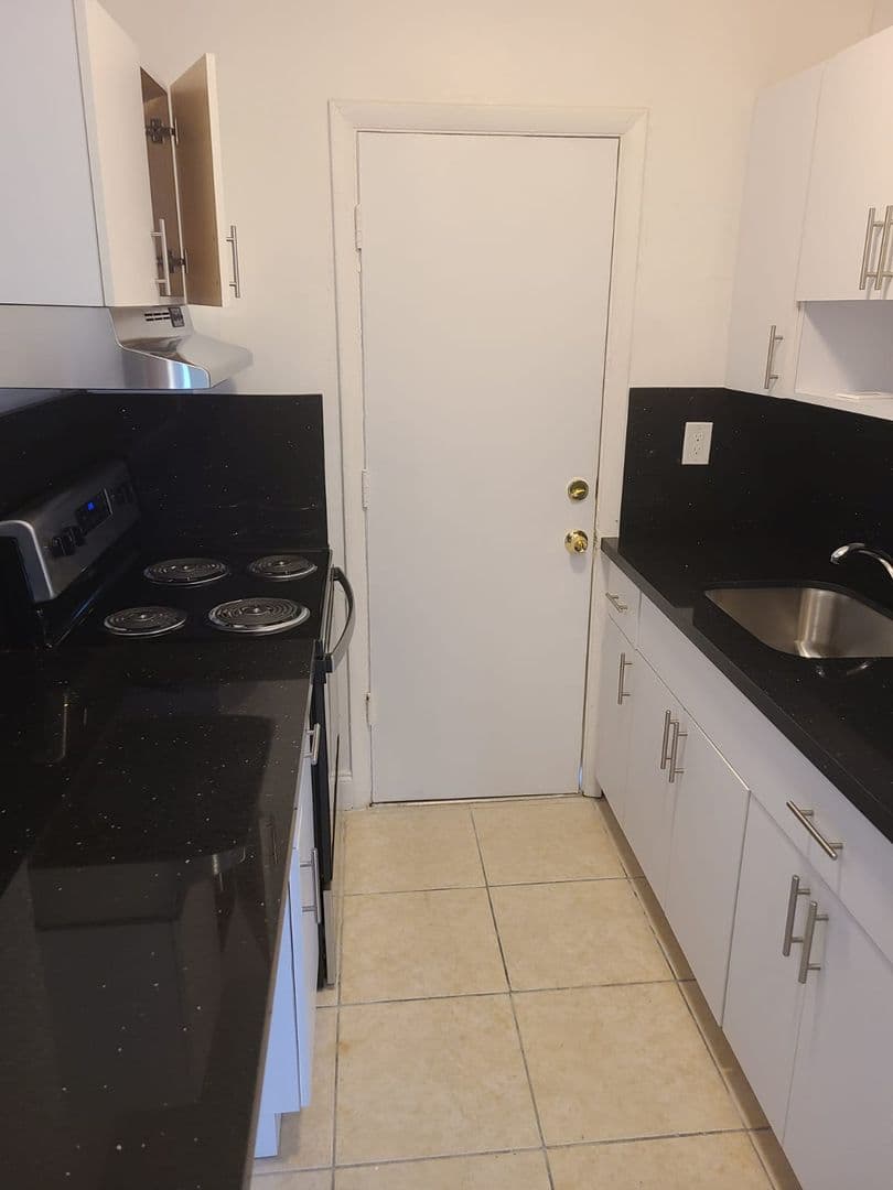 Ground Floor 2 Bedroom Near Health District BY UM & JMH 21 of 24