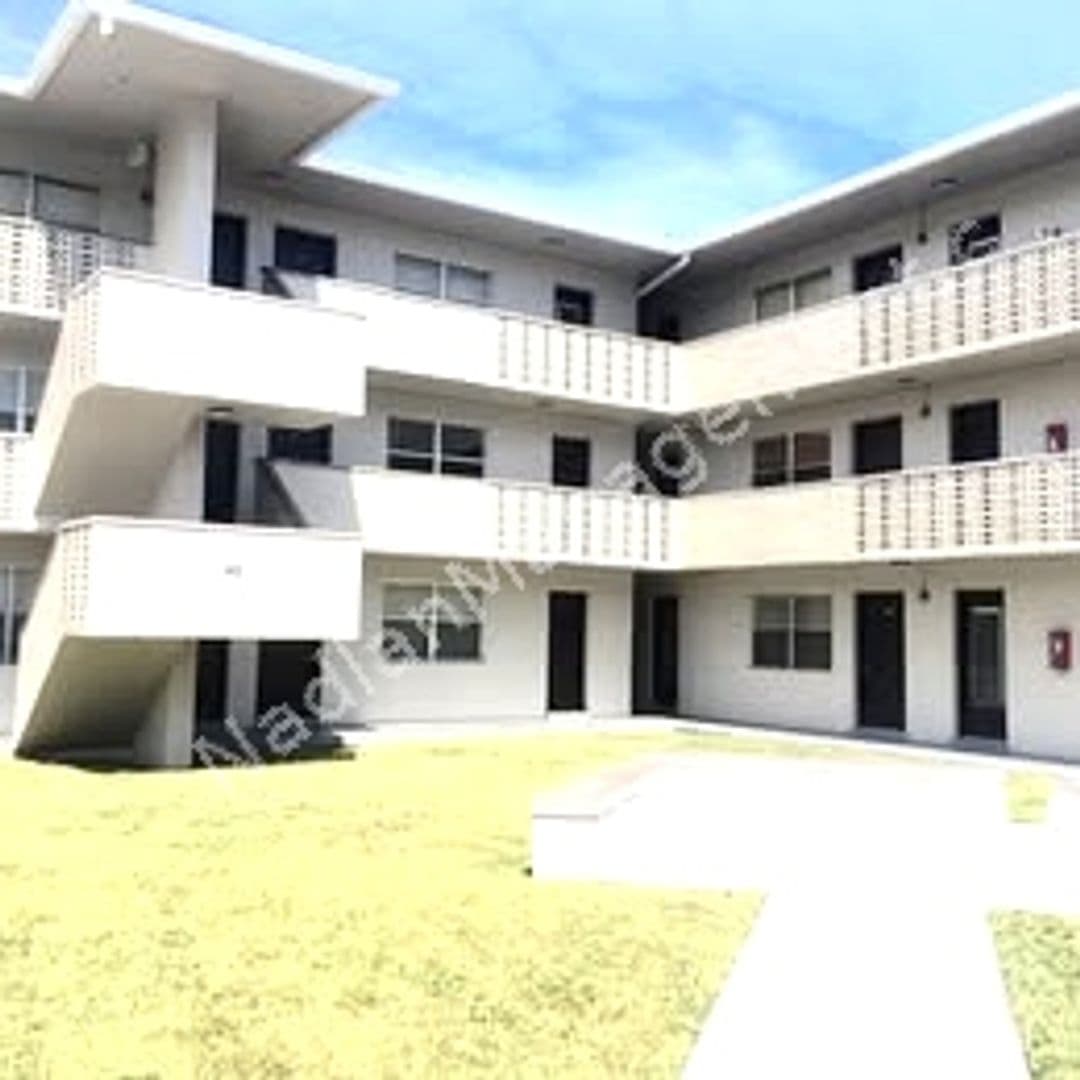 Ground Floor 2 Bedroom Near Health District BY UM & JMH 37 of 38