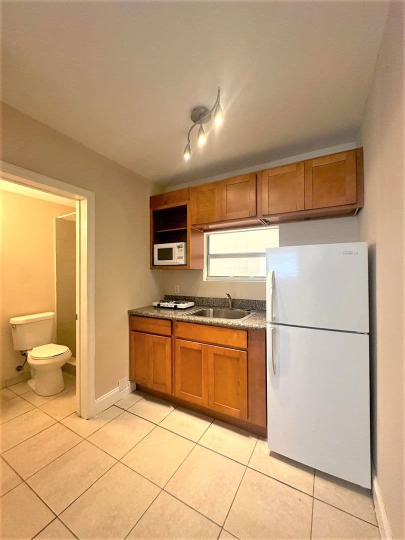 Stunning Boutique Studio Apartment Minuets From Downtown Miami & Wynwood! 15 of 18