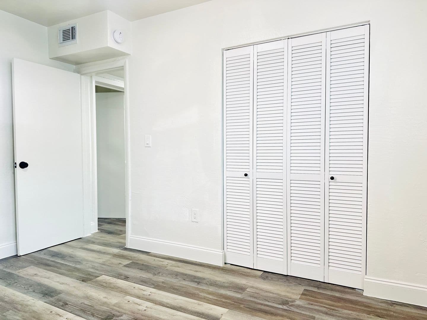 Ground Floor 2 Bedroom Near Health District BY UM & JMH 13 of 38