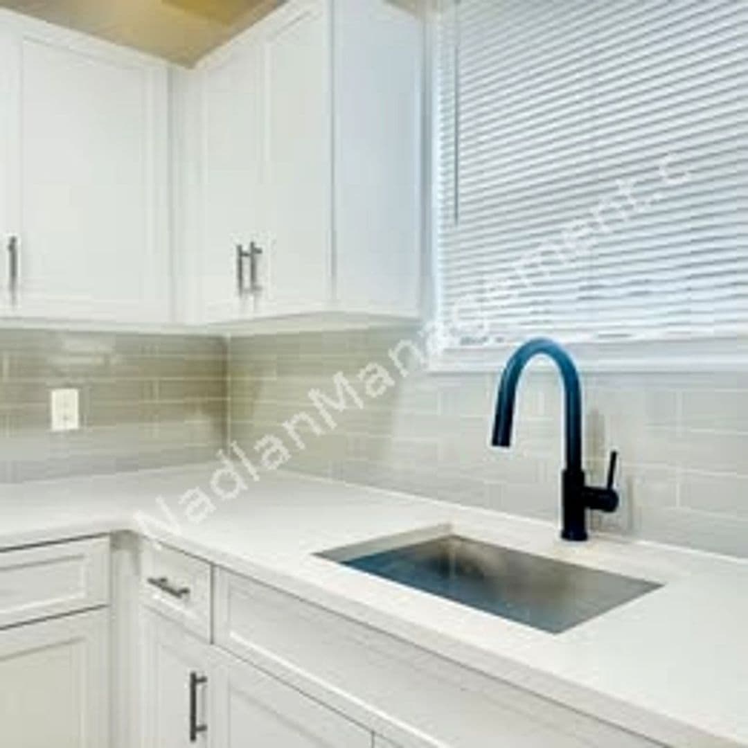 Ground Floor 2 Bedroom Near Health District BY UM & JMH 31 of 38