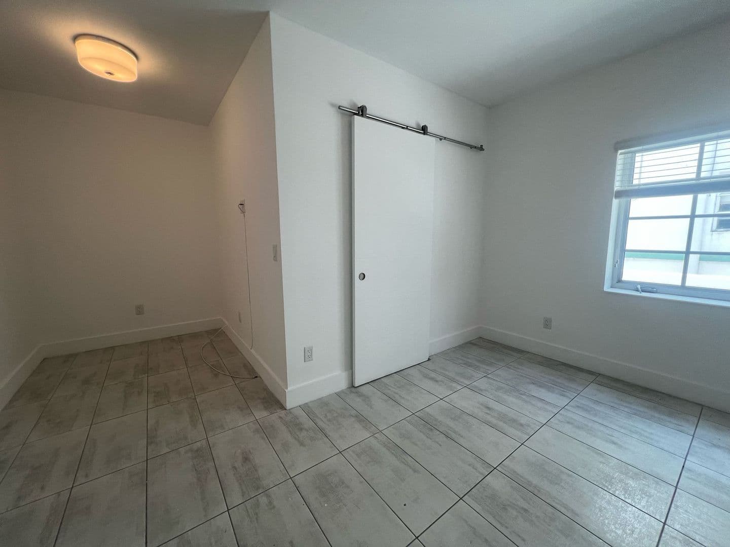Modern Studio Living Just Steps from the Sand – South Beach Style 10 of 16