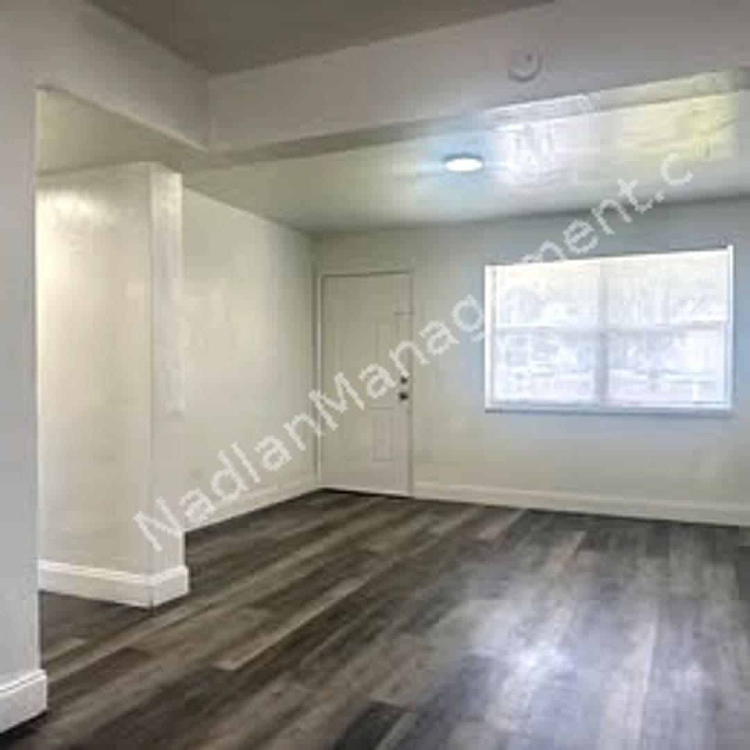 Ground Floor 2 Bedroom Near Health District BY UM & JMH 33 of 38