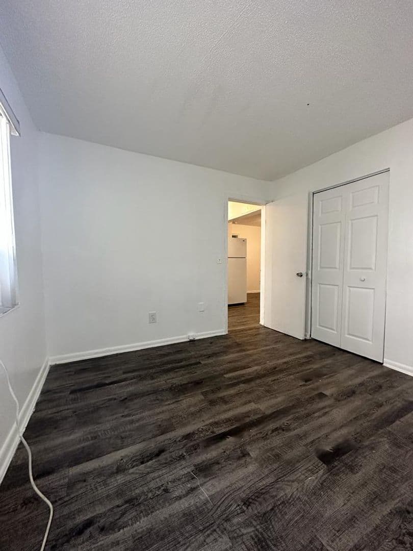 St George Apartments 5 of 20