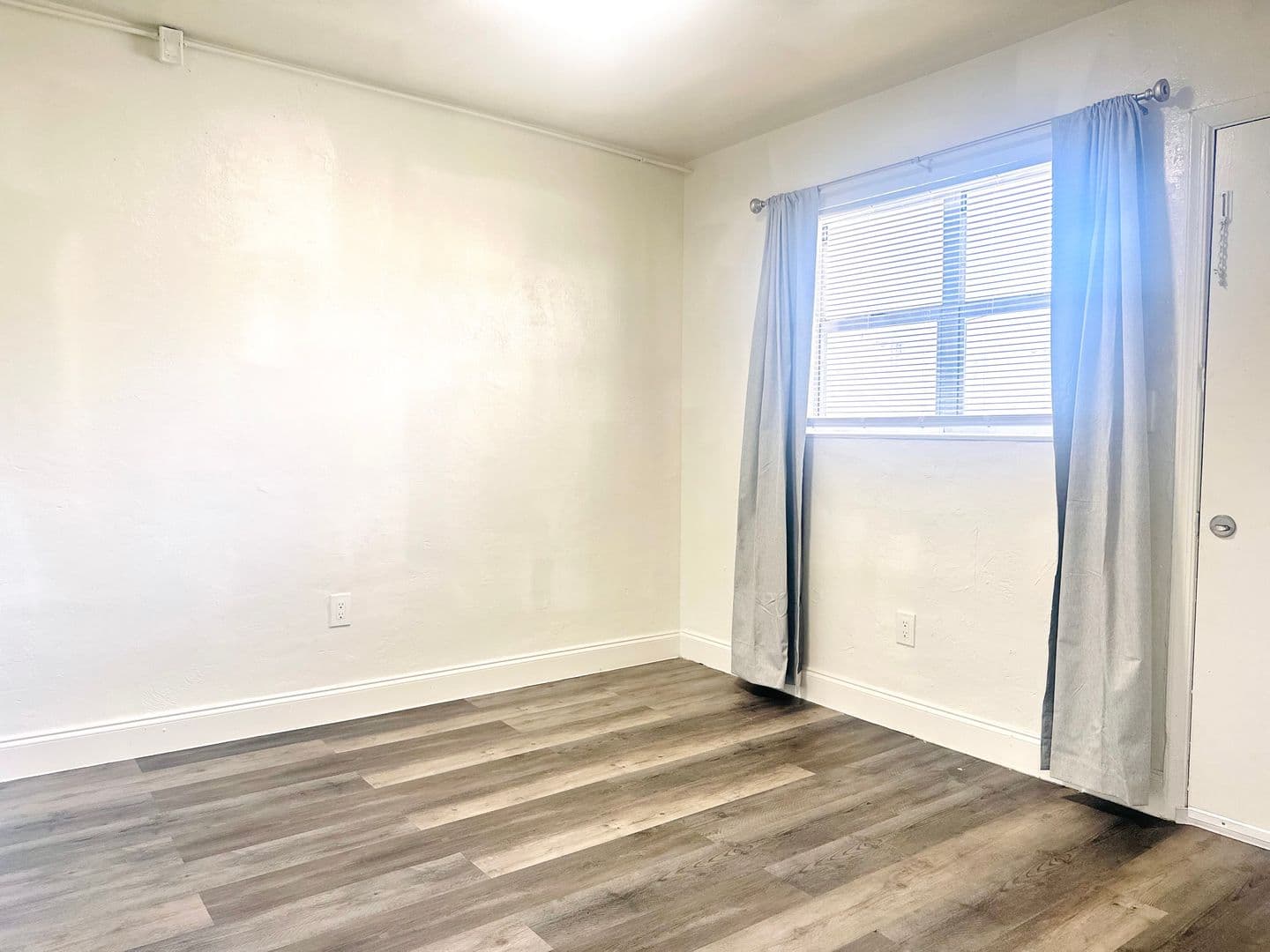 Ground Floor 2 Bedroom Near Health District BY UM & JMH 16 of 38