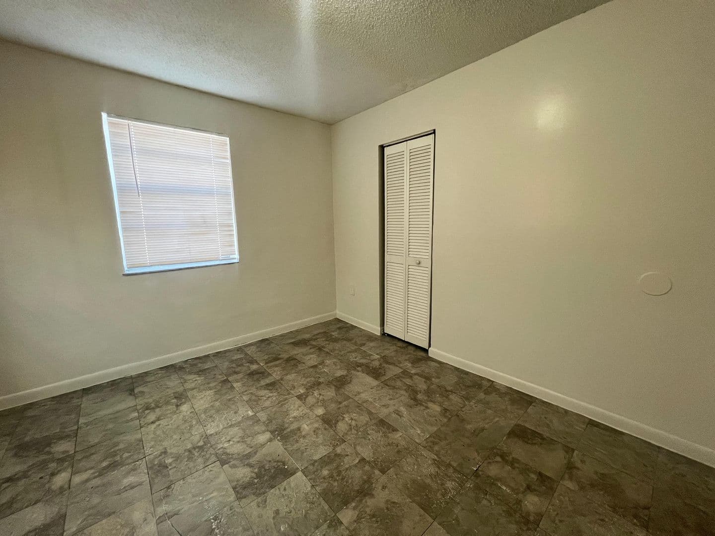 Modern Comfort: Newly Updated 2BR/1BA, Vinyl Tile Flooring, Spacious Living, Near Downtown 2 of 8