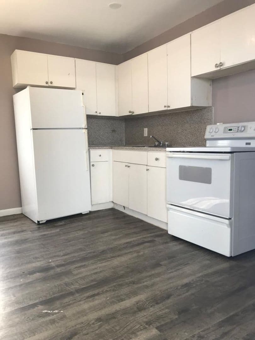 St George Apartments 2 of 11