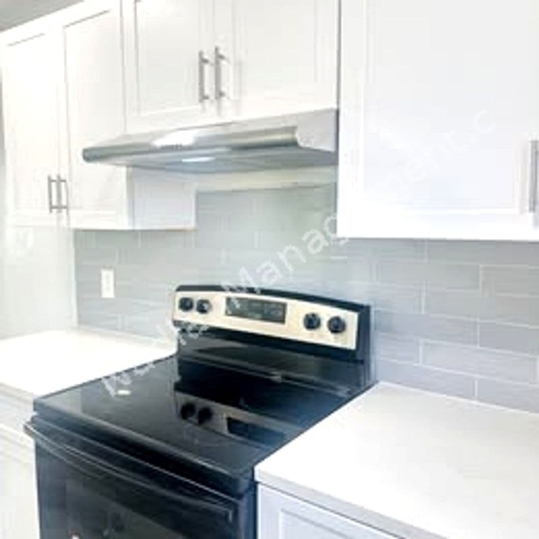 Ground Floor 2 Bedroom Near Health District BY UM & JMH 6 of 24
