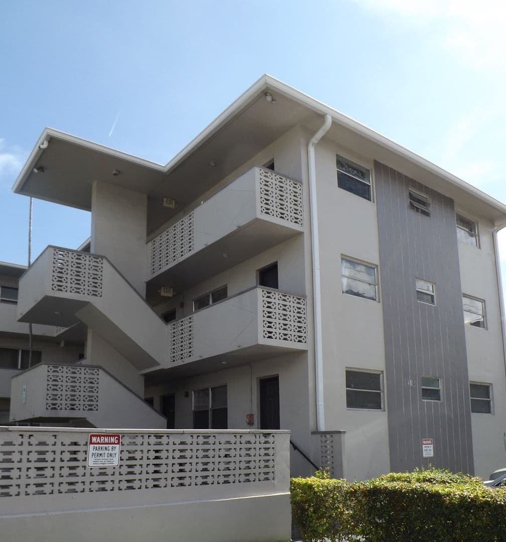 Ground Floor 2 Bedroom Near Health District BY UM & JMH 11 of 12