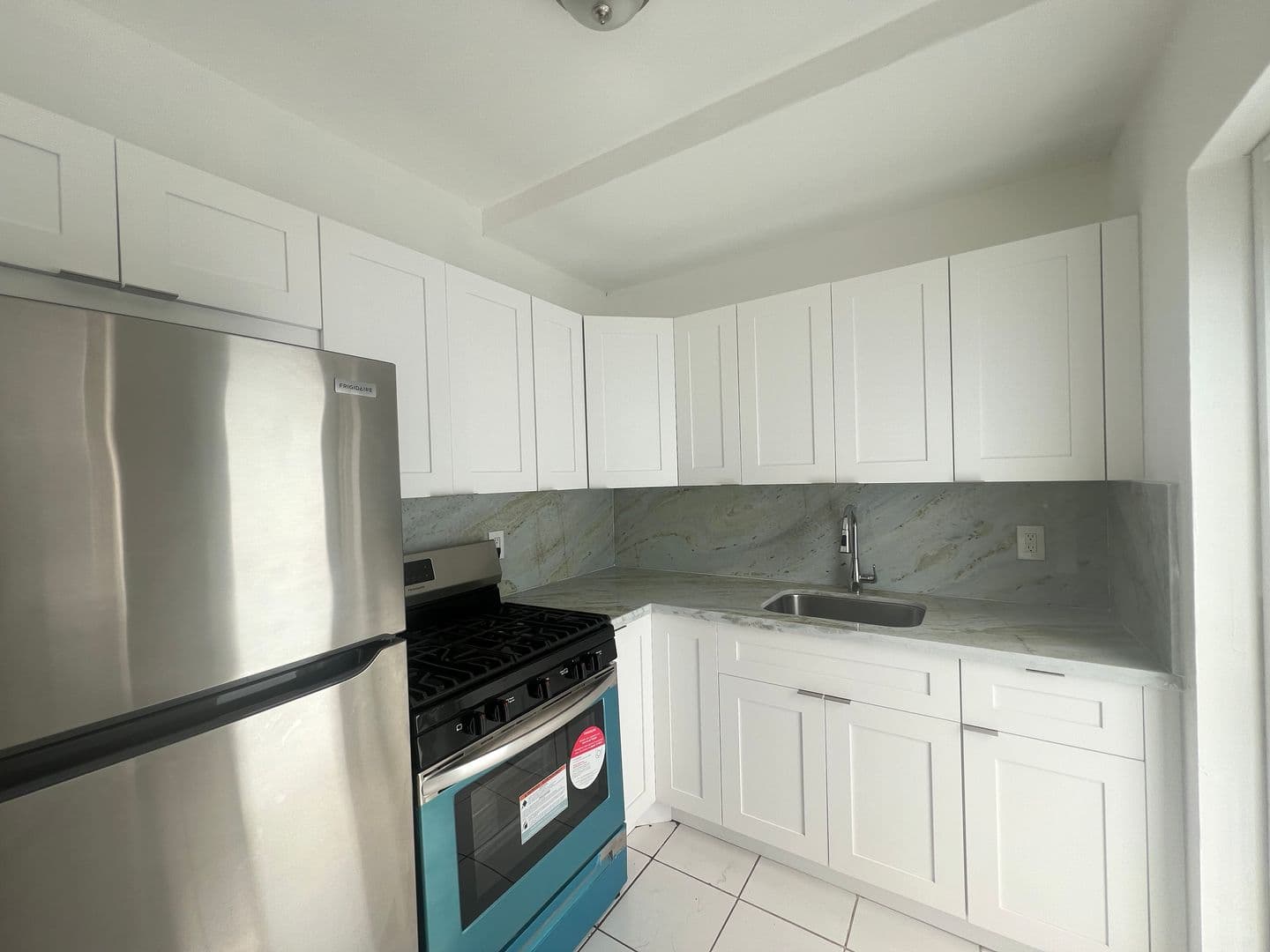 HUGE NORTH BEACH APARTMENT 7 of 8