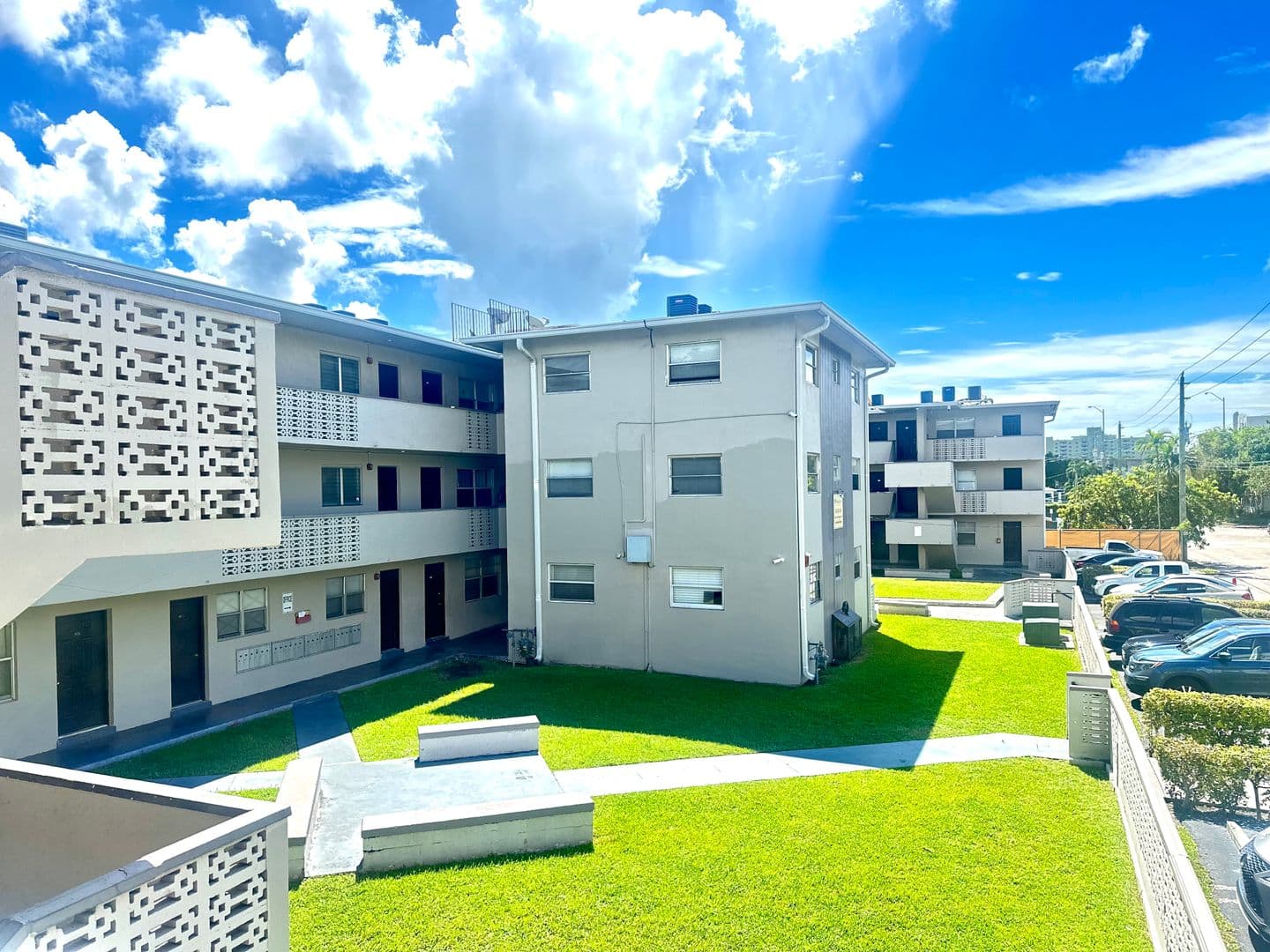 Ground Floor 2 Bedroom Near Health District BY UM & JMH 11 of 12