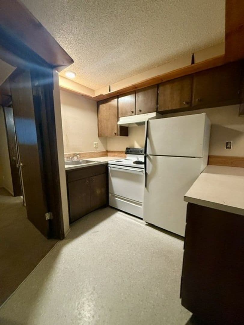 Cedar Pointe Apartments - 811 6 of 16