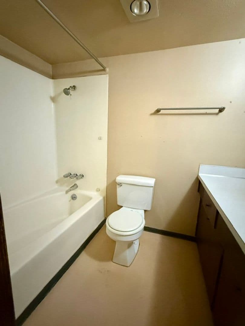 Cedar Pointe Apartments - 811 11 of 16
