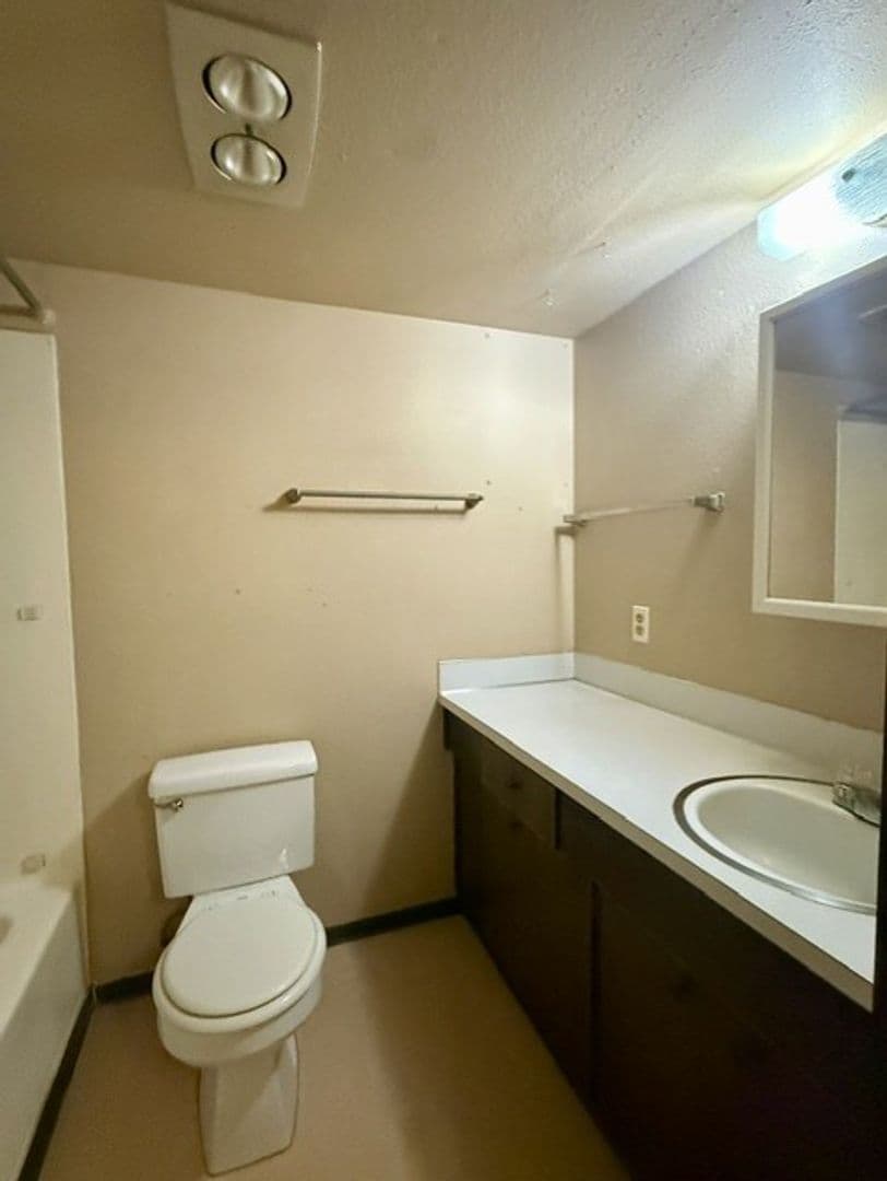 Cedar Pointe Apartments - 811 10 of 16