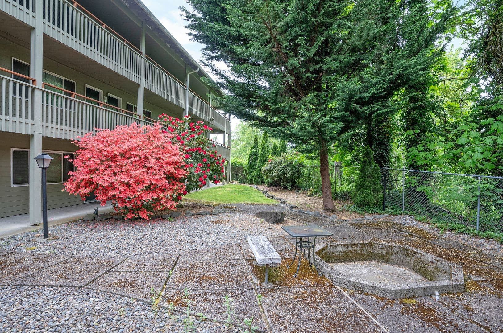 Cedar Pointe Apartments - 811 14 of 17