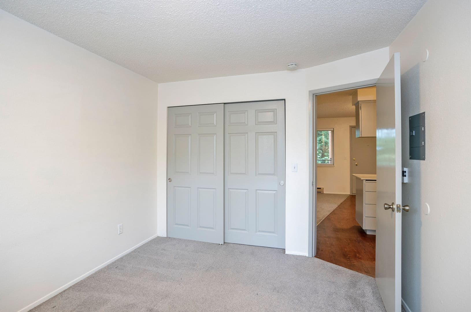 Cedar Pointe Apartments - 811 12 of 19