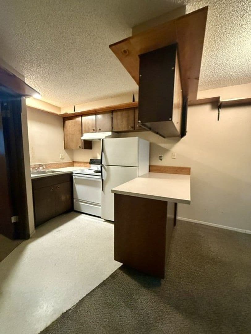 Cedar Pointe Apartments - 811 7 of 16