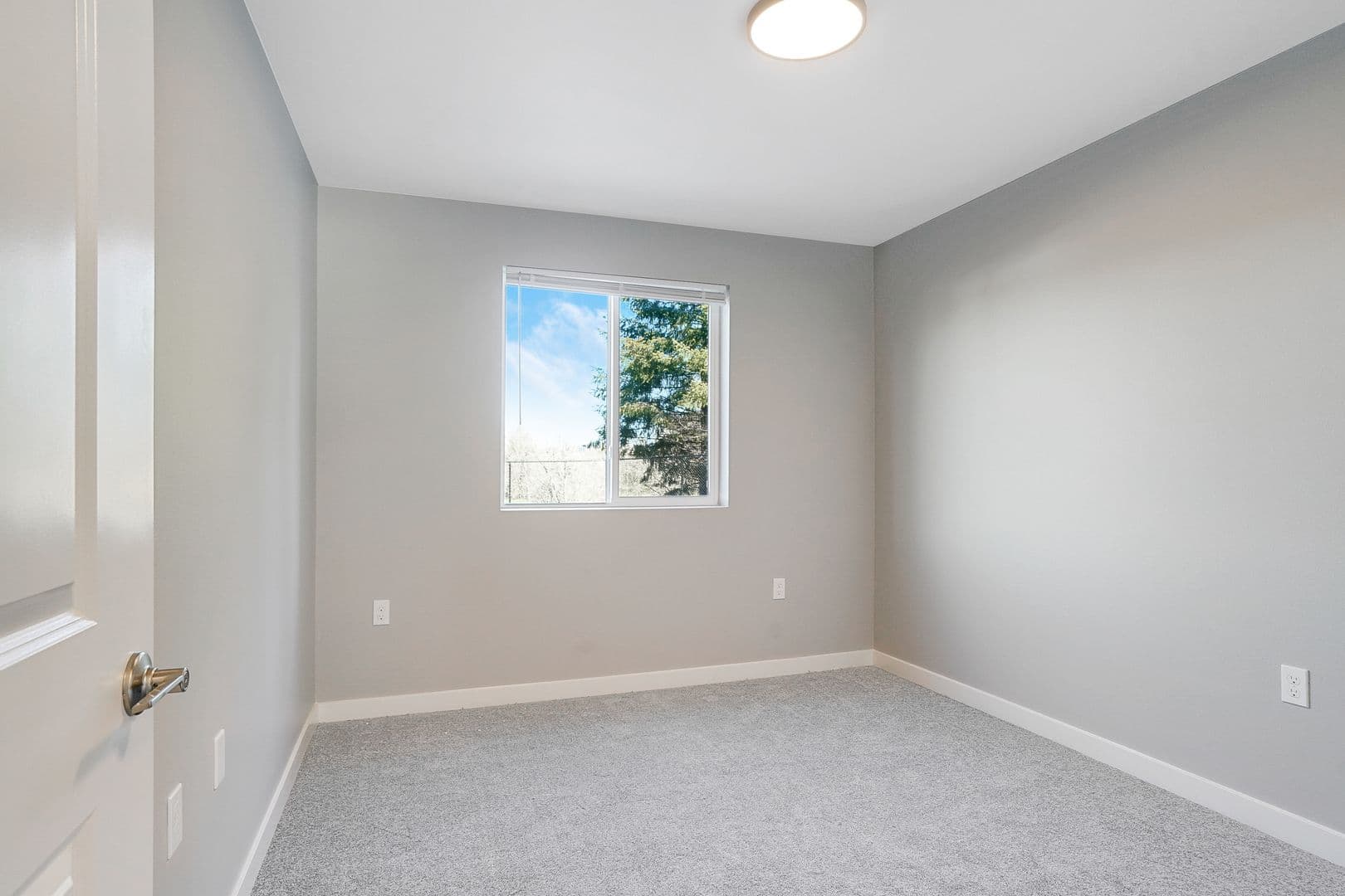 PET FRIENDLY 2Bd/2Ba 2nd Story Apartment Unit - Available to View! 32 of 36