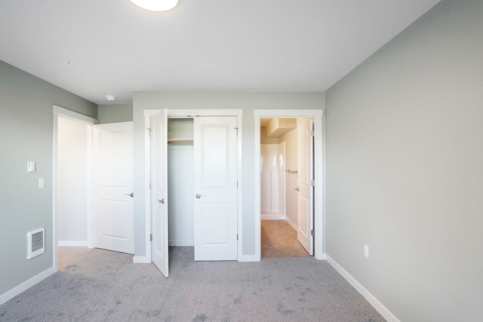 PET FRIENDLY 2Bd/2Ba 2nd Story Apartment Unit - Available to View! 31 of 36