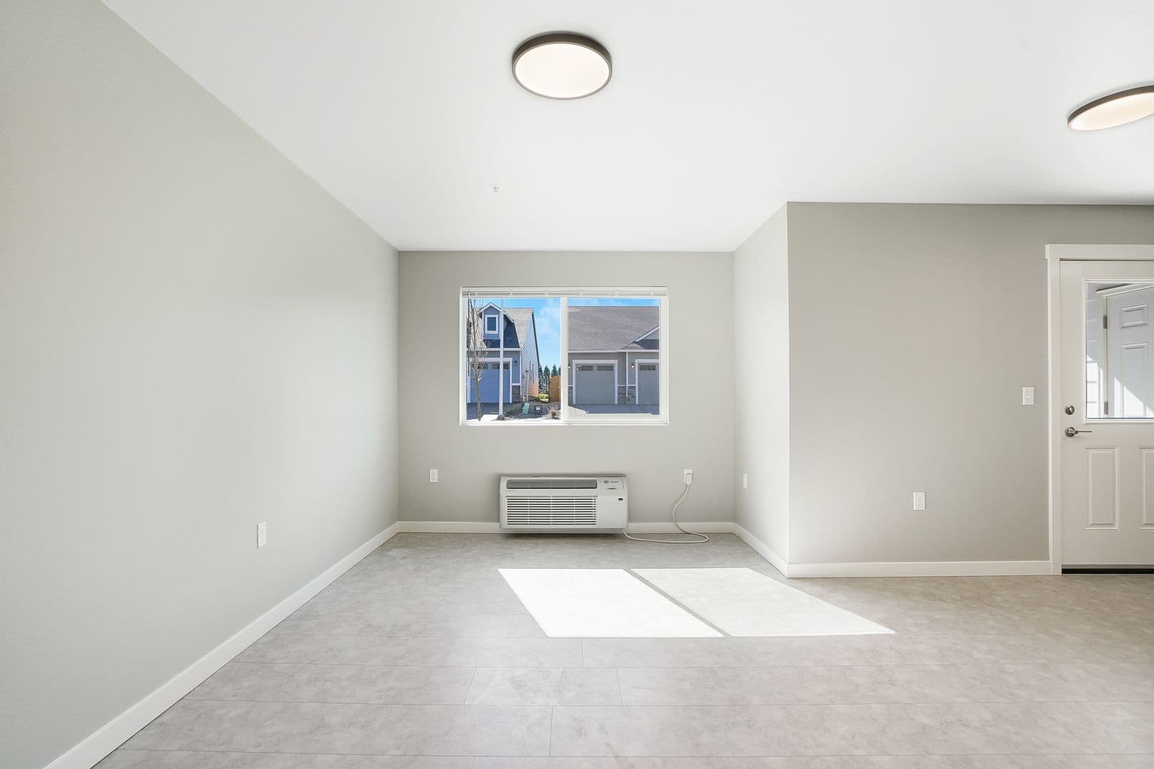 PET FRIENDLY 2Bd/2Ba 2nd Story Apartment Unit - Available to View! 22 of 36