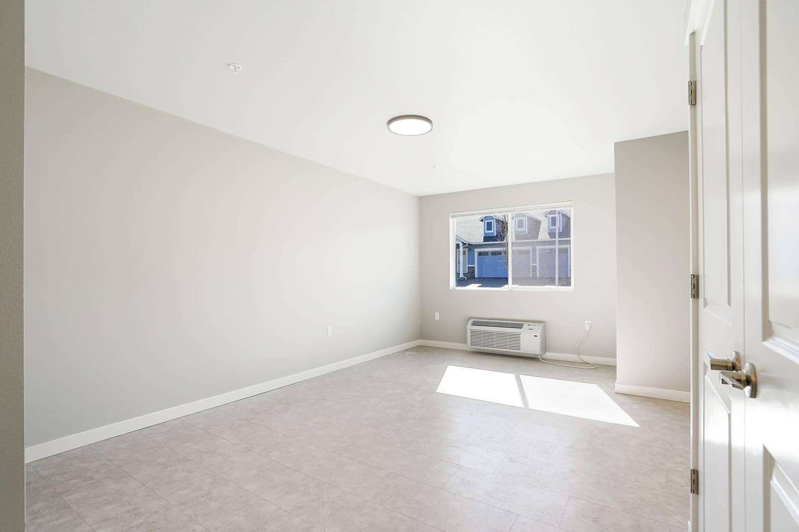 PET FRIENDLY 2Bd/2Ba 2nd Story Apartment Unit - Available to View! 23 of 36