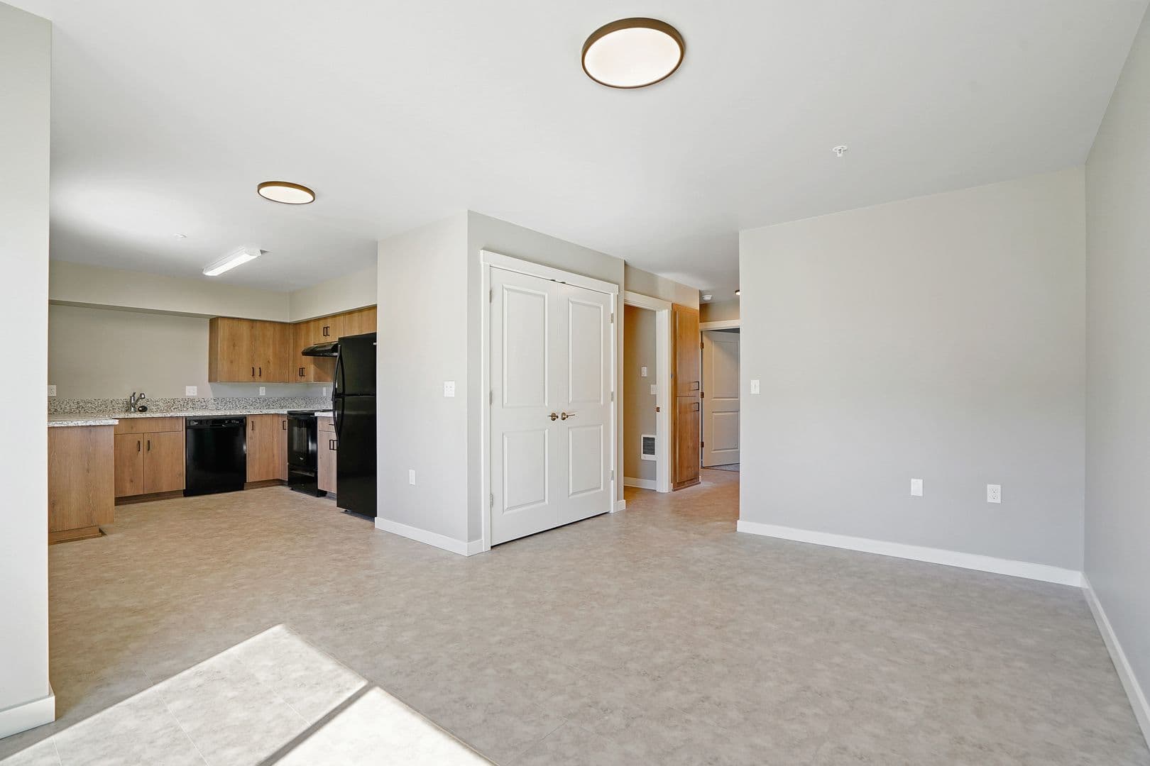 PET FRIENDLY 2Bd/2Ba 2nd Story Apartment Unit - Available to View! 24 of 36