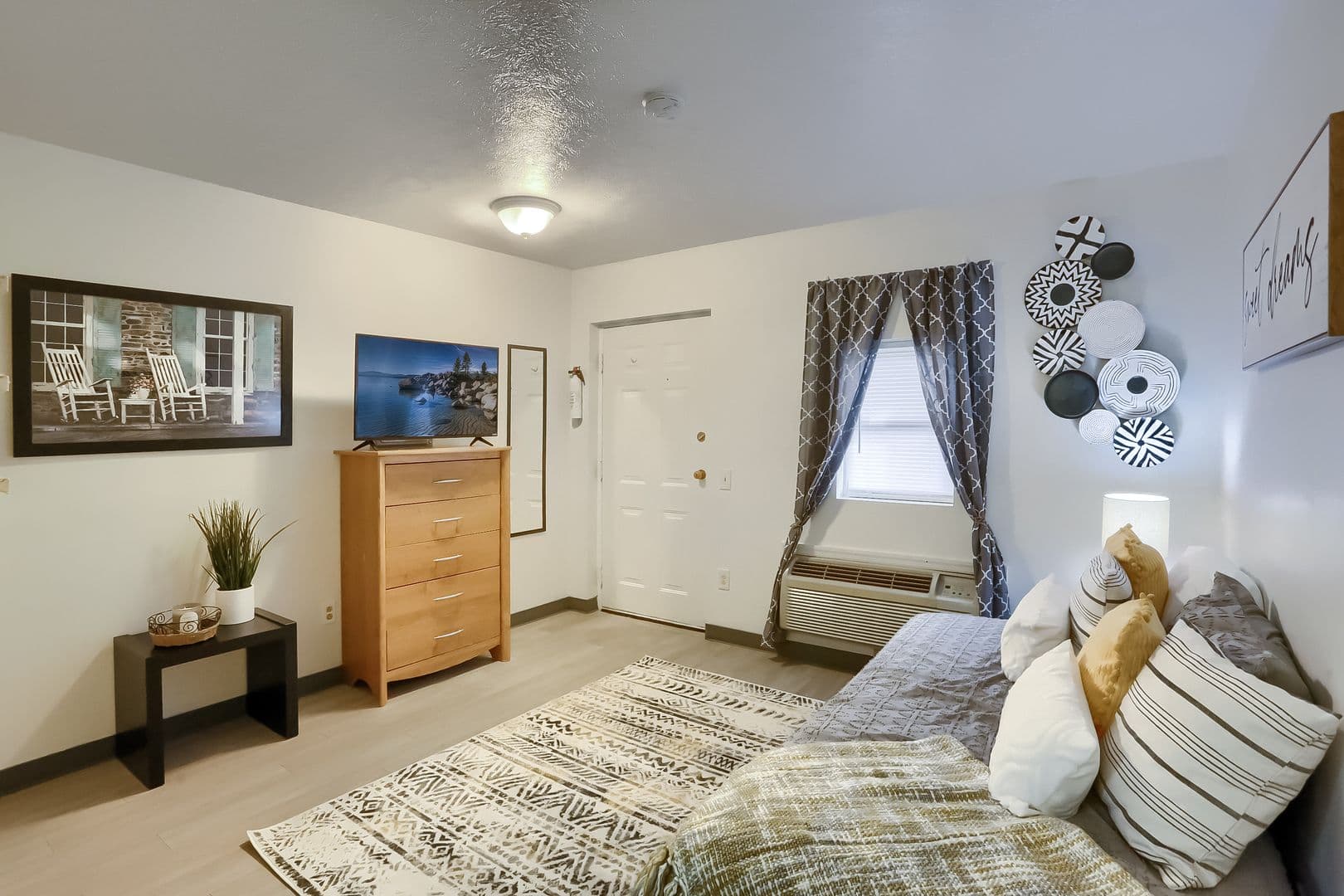 Stoneworth Apt 124 1 of 7