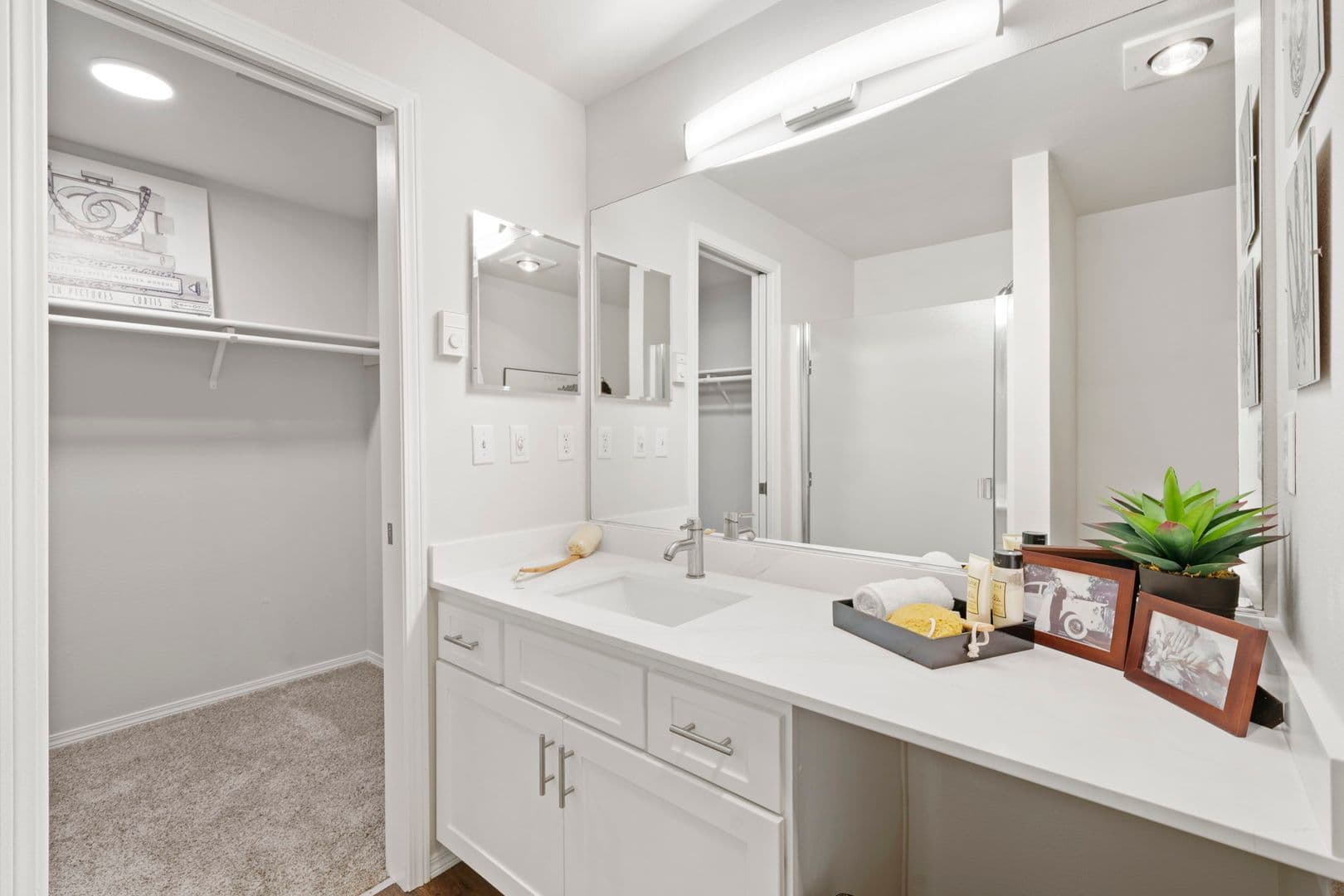 Water's Edge Townhomes 47 of 56