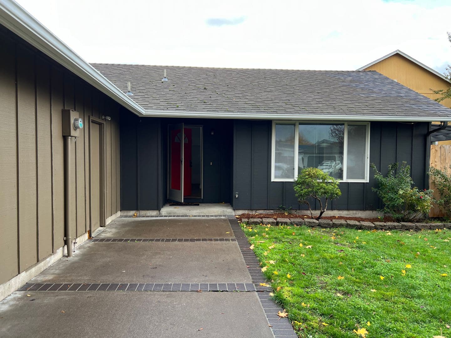 4672 Royal Ave 2 of 41